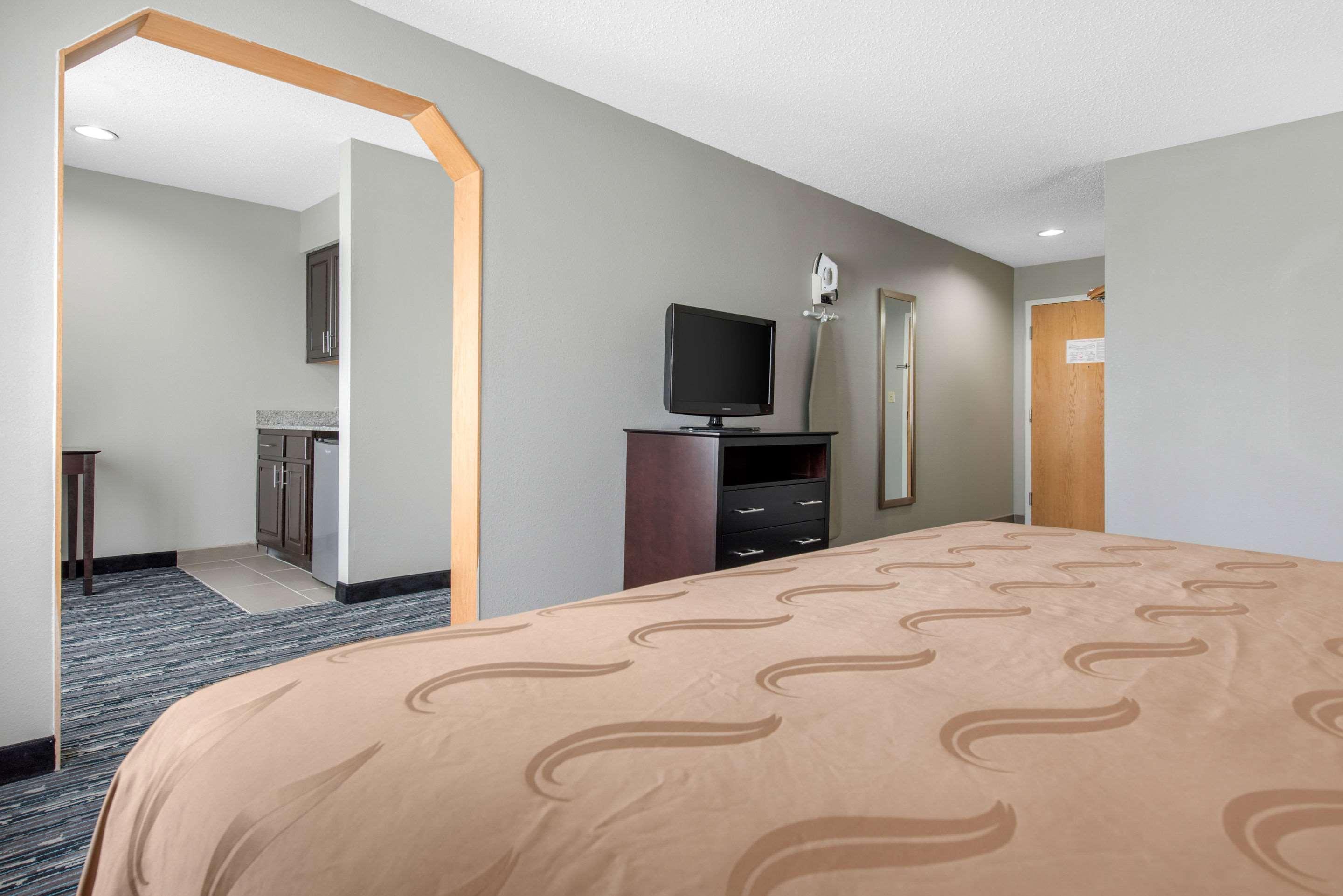 Quality Inn & Suites Brownsburg - Indianapolis West Extérieur photo